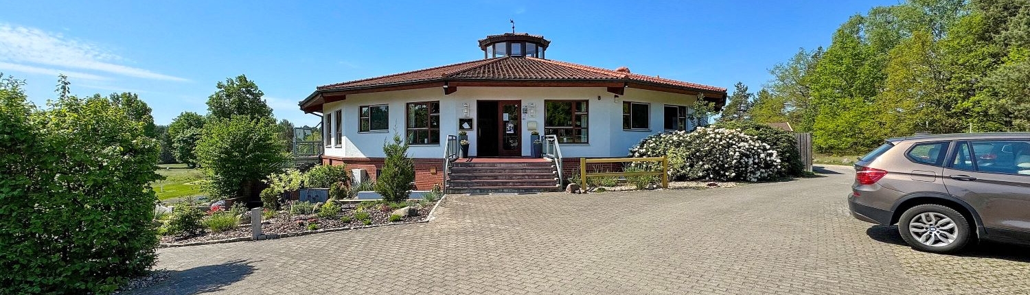 Golfclub Gifhorn e.V. - Clubhaus Eingang Sekretariat