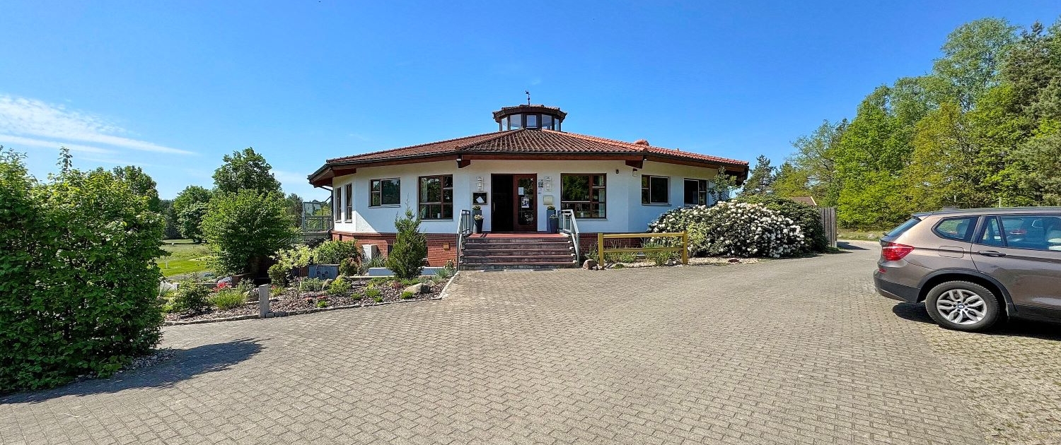 Golfclub Gifhorn e.V. - Clubhaus Eingang Sekretariat