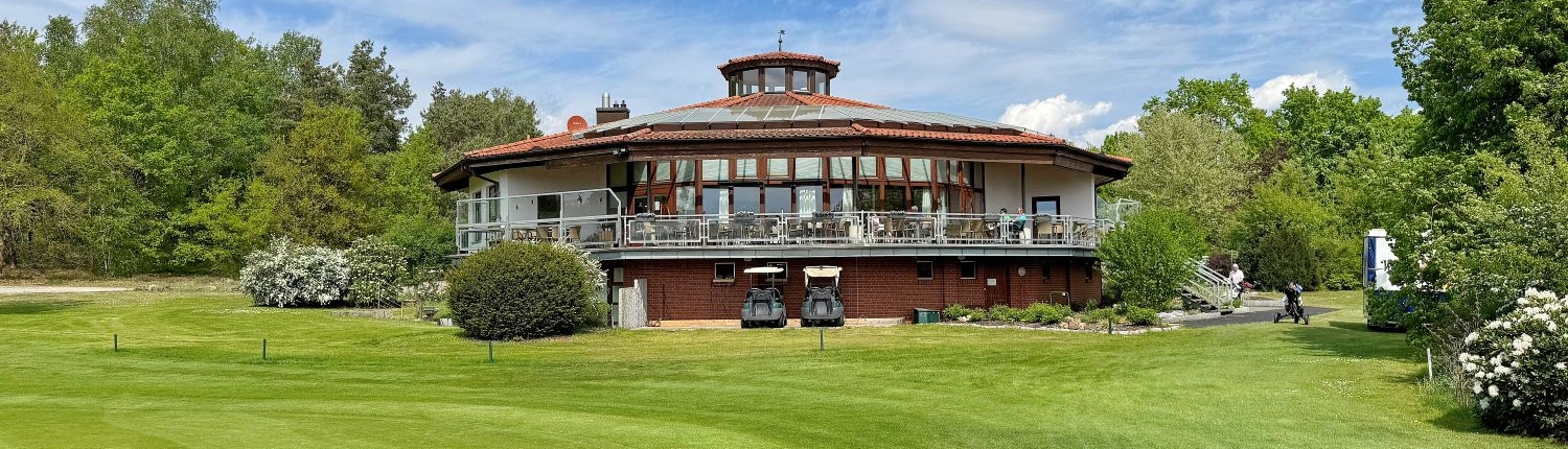 Golfclub Gifhorn e.V. - Clubhaus mit Terrasse