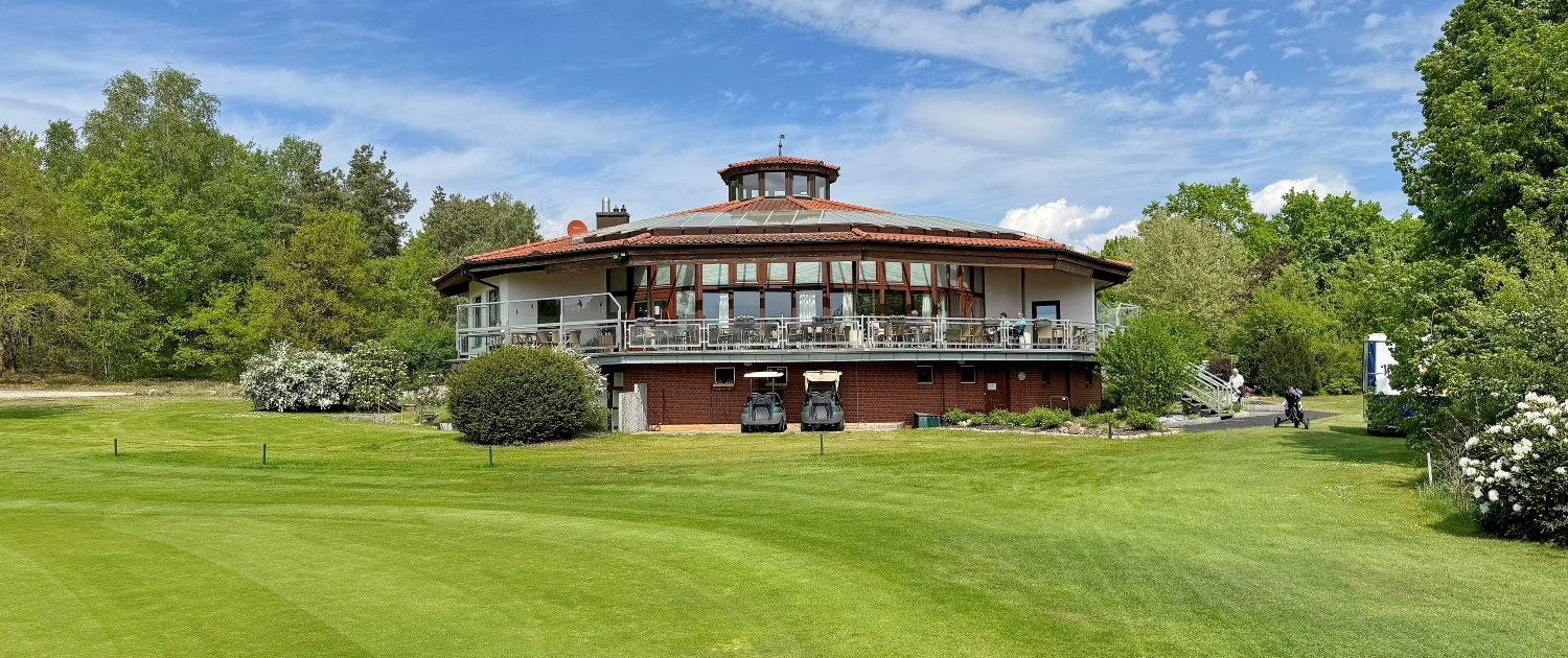 Golfclub Gifhorn e.V. - Clubhaus mit Terrasse